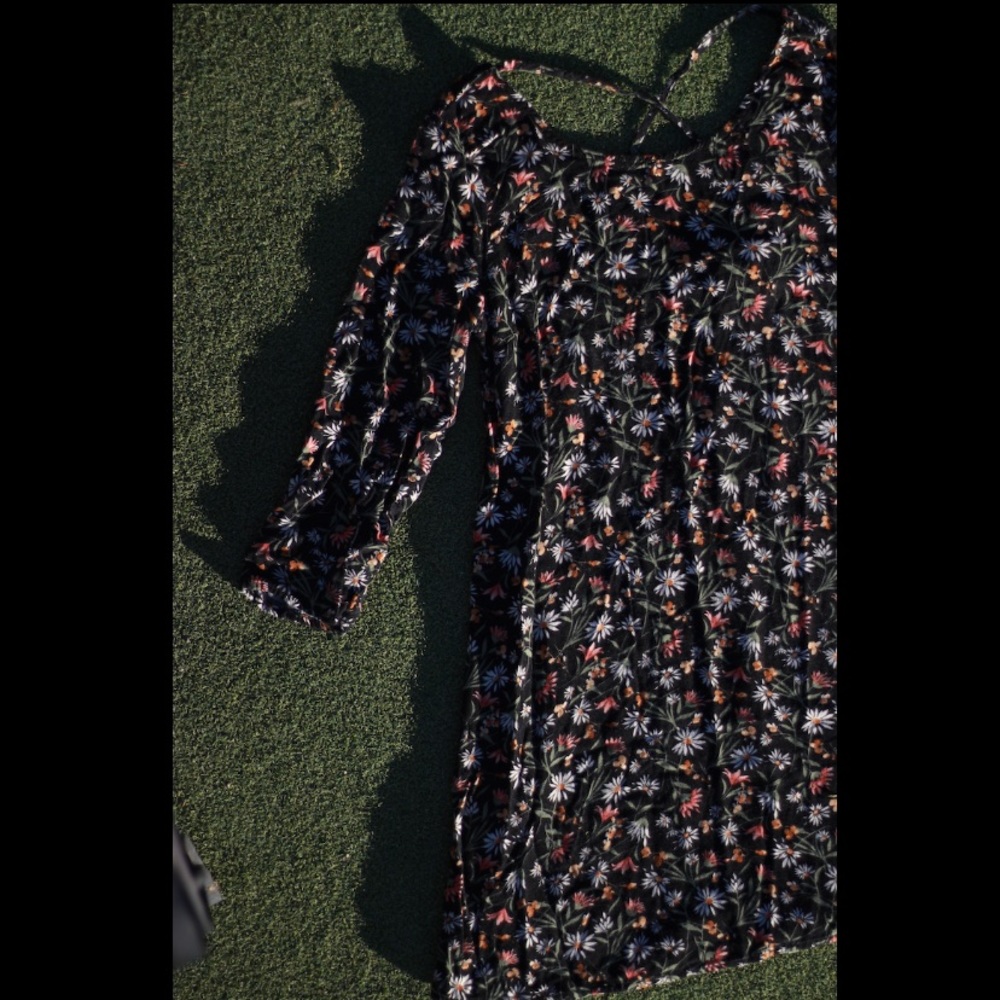 Forever 21 tunic dress black floral pattern cross back
